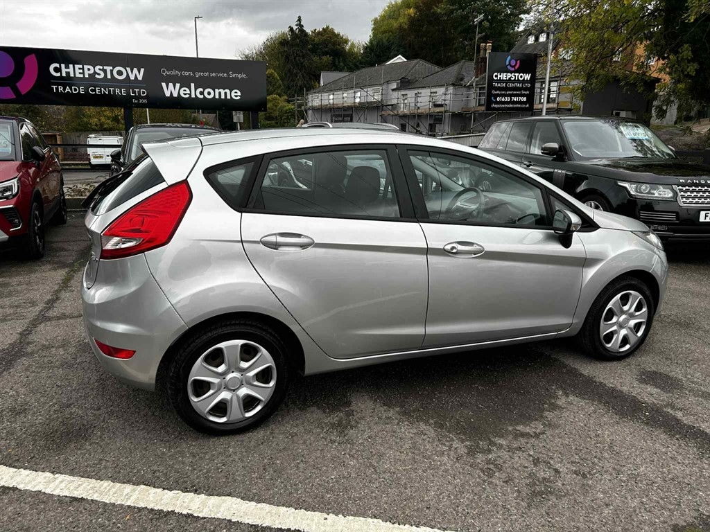 Used Ford Fiesta 2011 for sale - 76322119: Photo 2