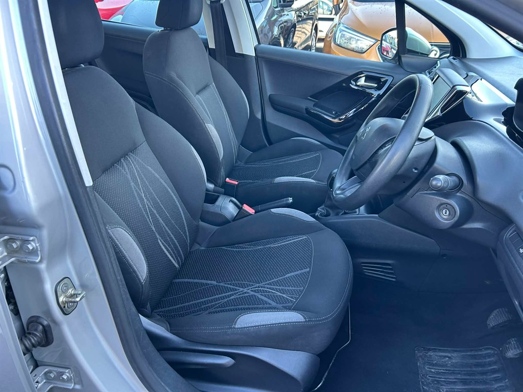 Used Peugeot 208 2013 for sale - 77381282: Photo 10