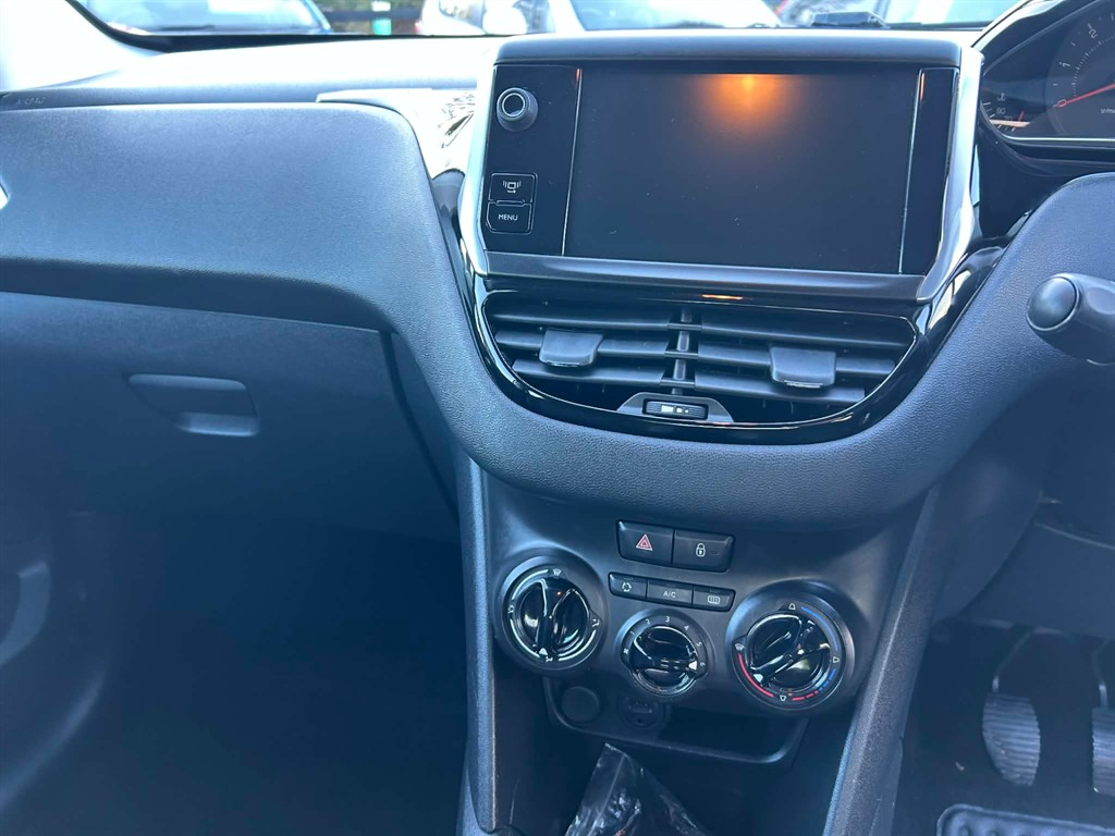 Used Peugeot 208 2013 for sale - 77381282: Photo 12