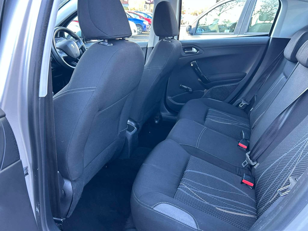Used Peugeot 208 2013 for sale - 77381282: Photo 16
