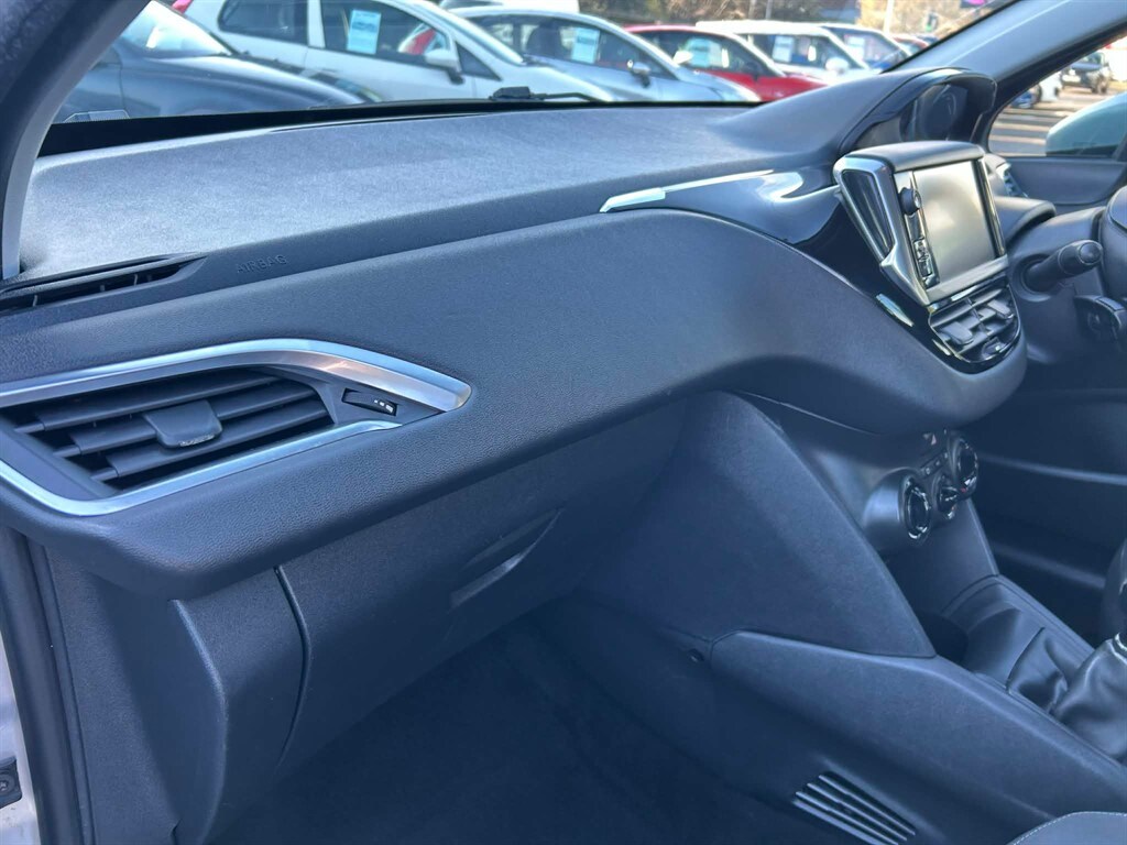 Used Peugeot 208 2013 for sale - 77381282: Photo 19