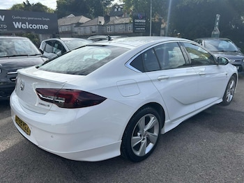 Used Vauxhall Insignia 2018 for sale - 76117213: Photo 2