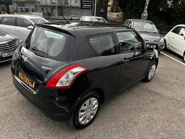 Used Suzuki Swift 2012 for sale - 76204057: Photo 2