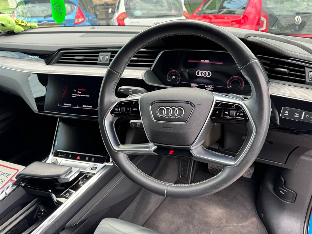Used Audi e-tron 2021 for sale - 76146327: Photo 11