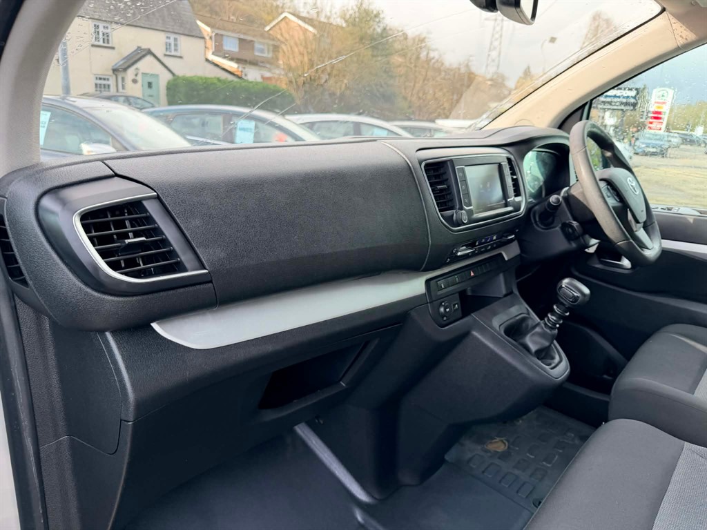 Used Toyota Verso 2019 for sale - 76384677: Photo 16