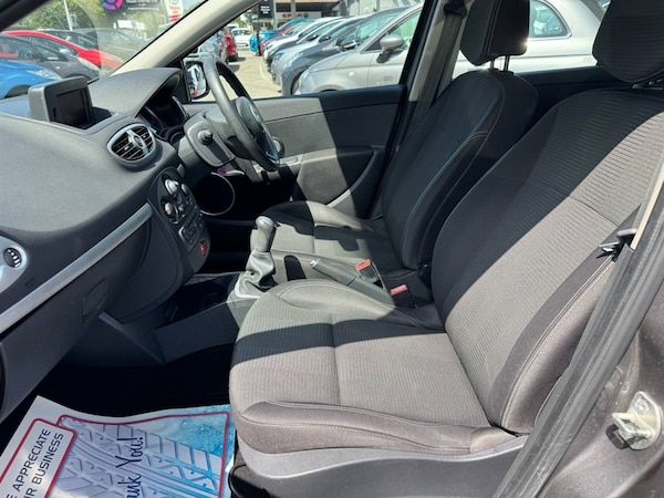 Used Renault Clio 2010 for sale - 75570154: Photo 18