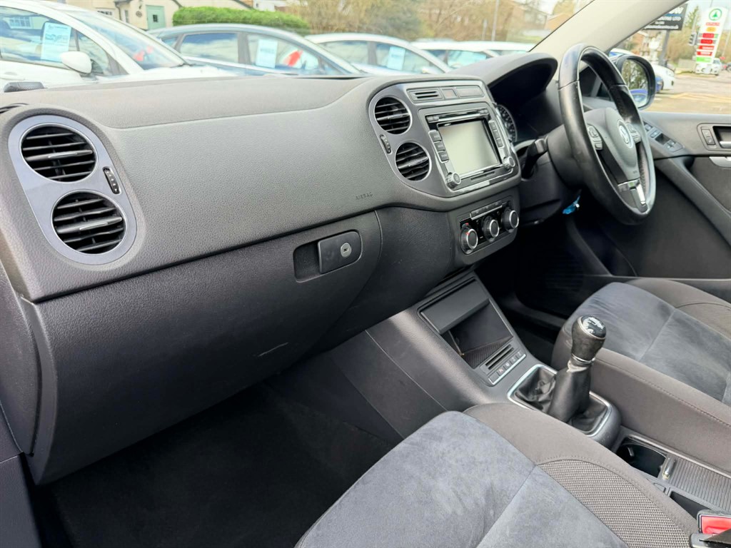 Used Volkswagen Tiguan 2011 for sale - 77556994: Photo 16