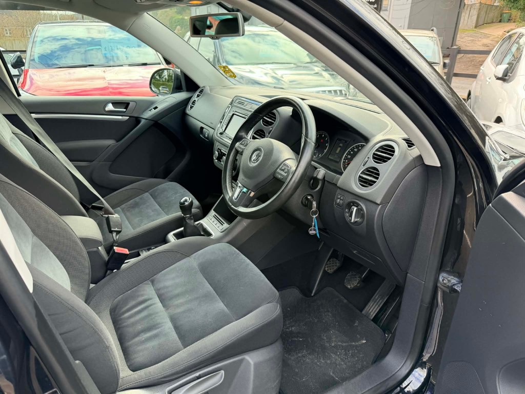 Used Volkswagen Tiguan 2011 for sale - 77556994: Photo 8