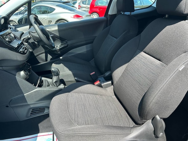 Used Peugeot 208 2015 for sale - 75570662: Photo 17