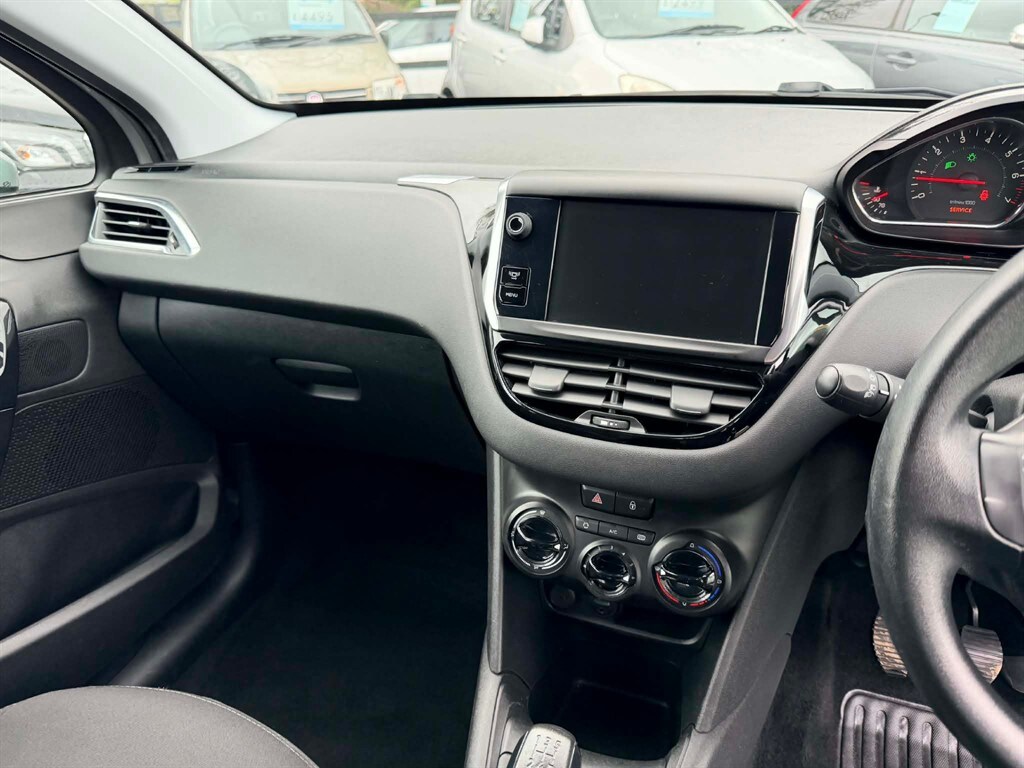 Used Peugeot 208 2014 for sale - 77563453: Photo 11