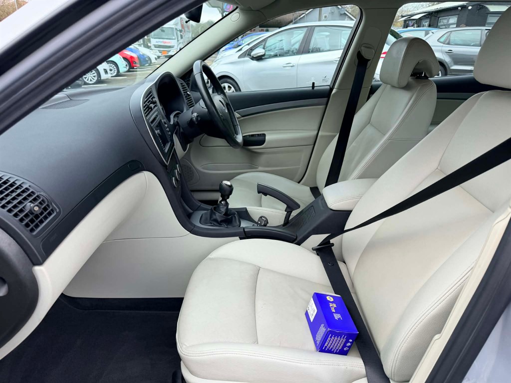 Used Saab 9-3 2010 for sale - 77588858: Photo 18