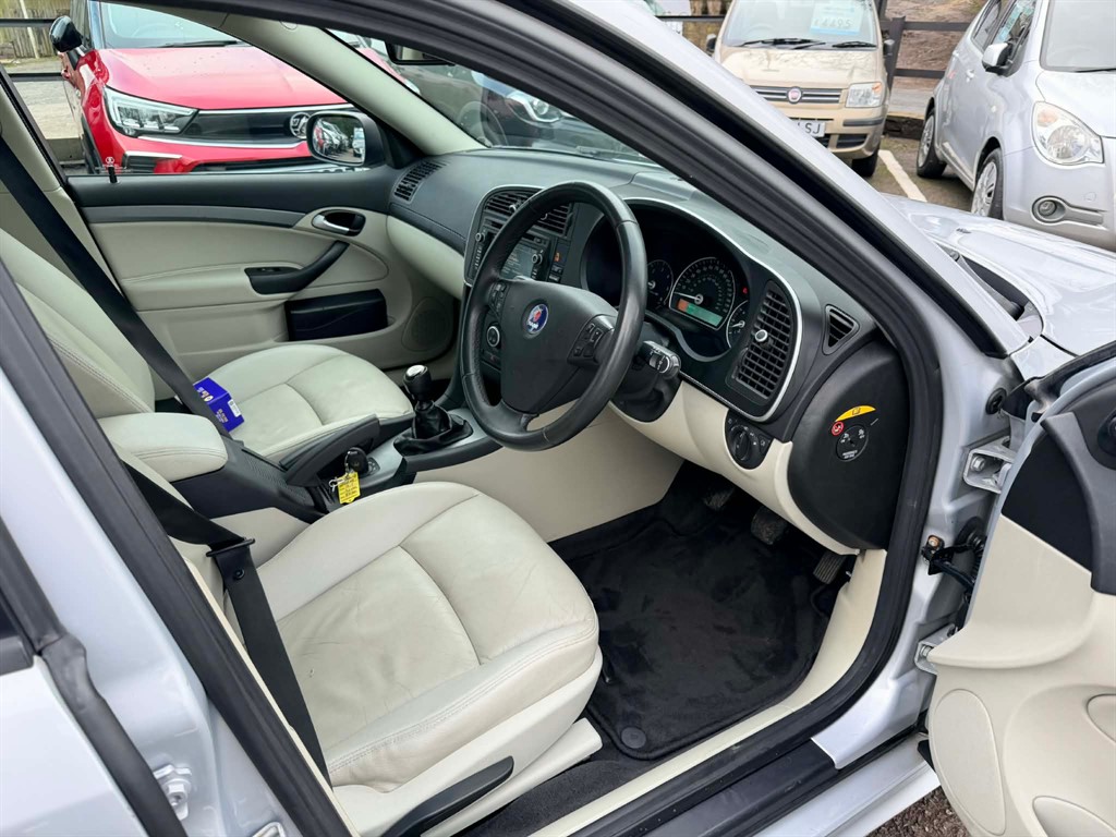 Used Saab 9-3 2010 for sale - 77588858: Photo 9