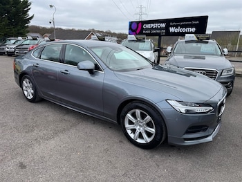 2018 - 2.0 D4 Momentum Saloon 4dr Diesel Auto Euro 6 (s/s) (190 ps)