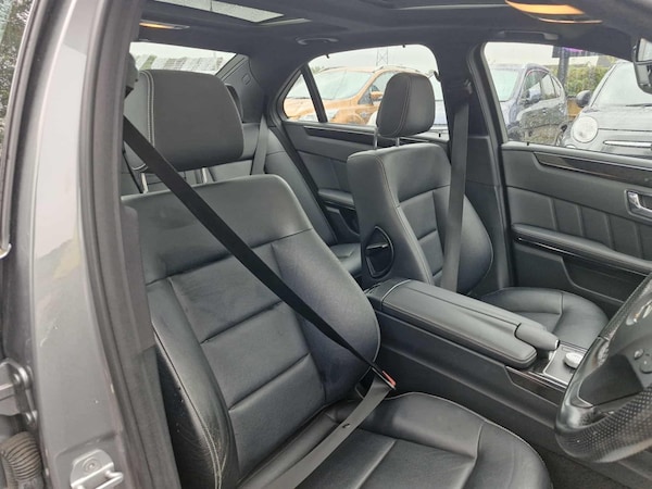 Used Mercedes-Benz E-Class 2010 for sale - 75570275: Photo 11