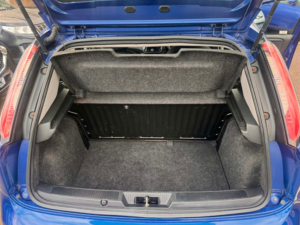 Used Fiat Punto Evo 2011 for sale - 76827014: Photo 15