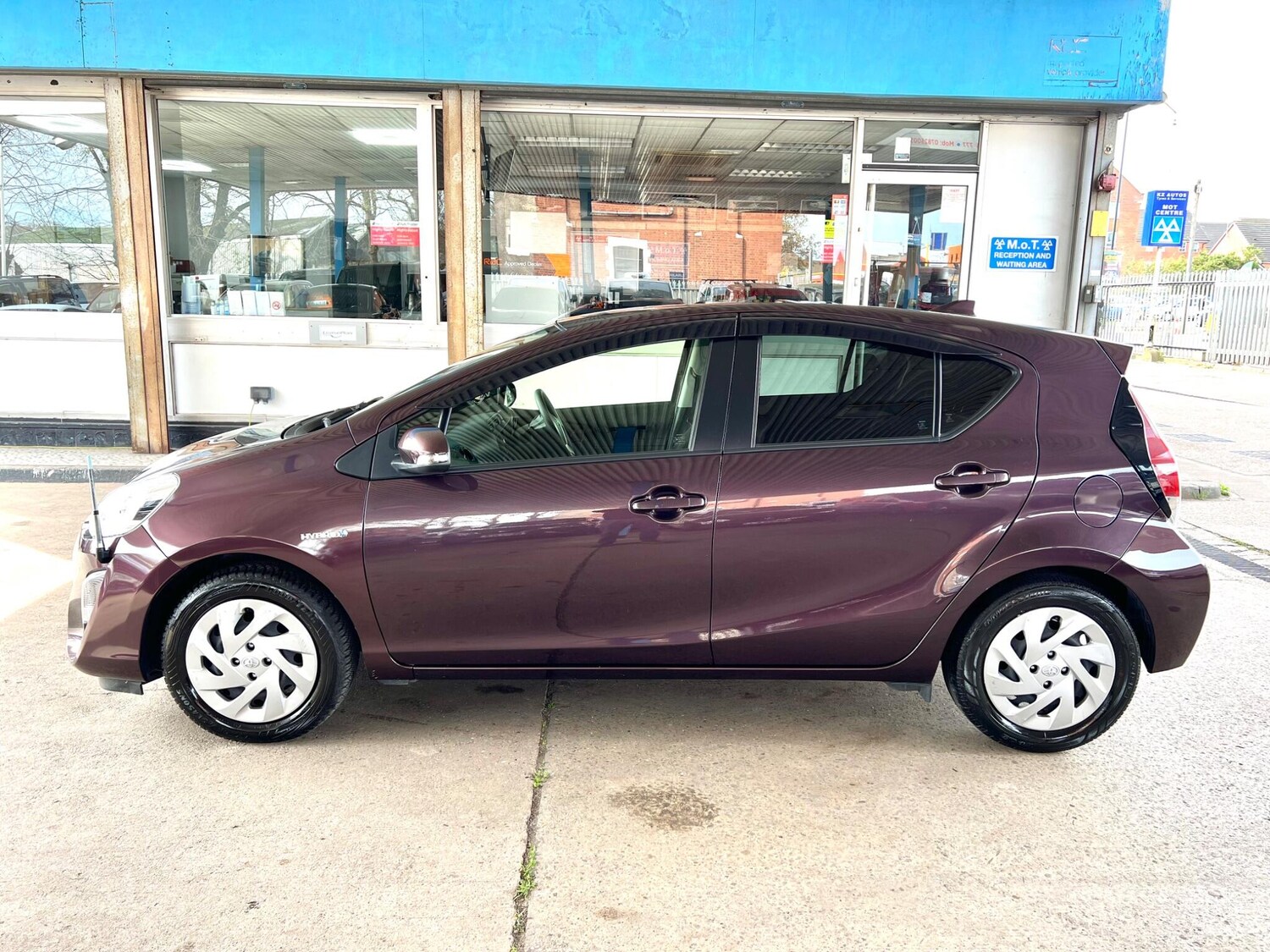 Used Toyota Aqua for sale - 78214800: Photo 14