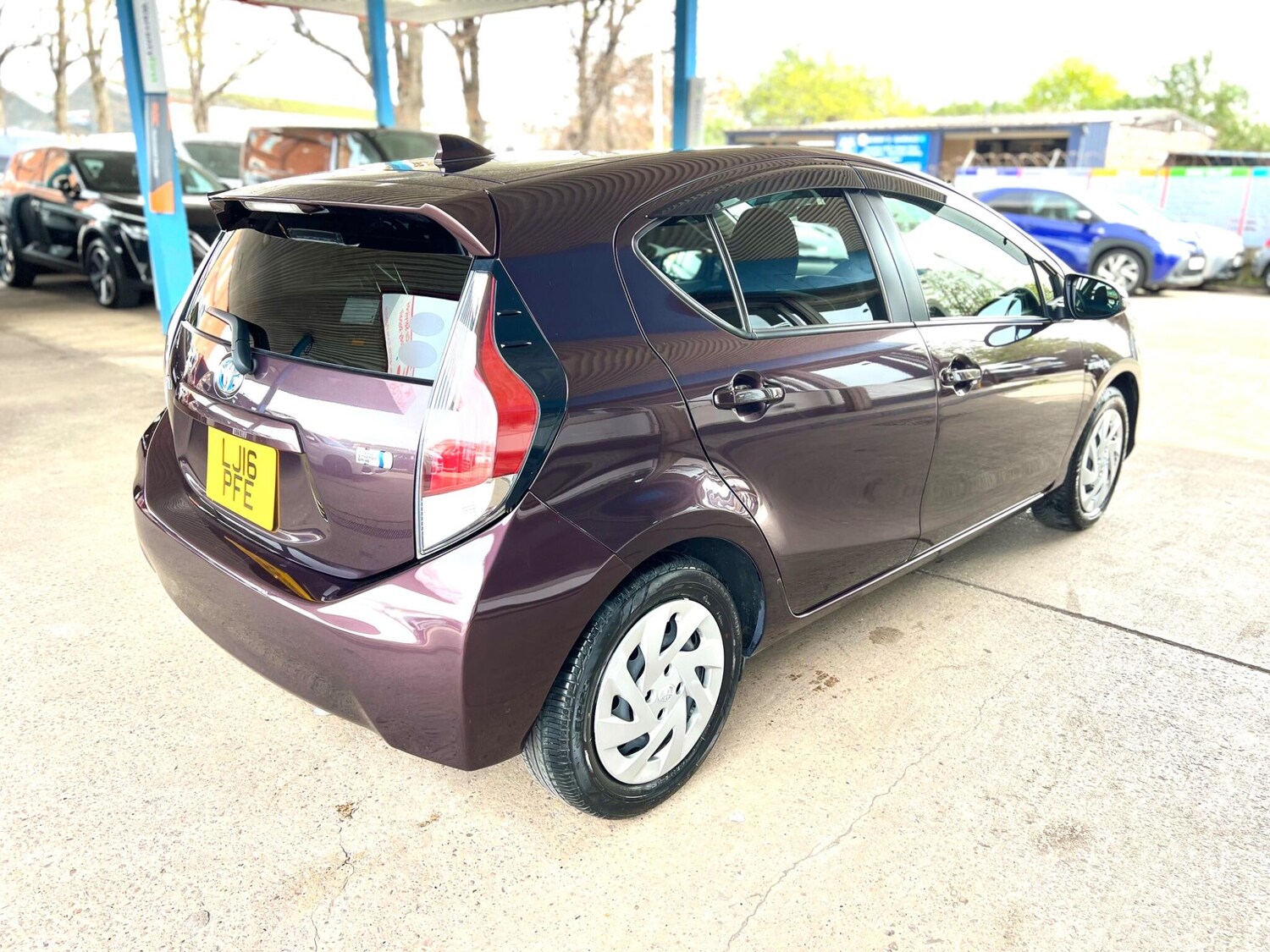 Used Toyota Aqua for sale - 78214800: Photo 17