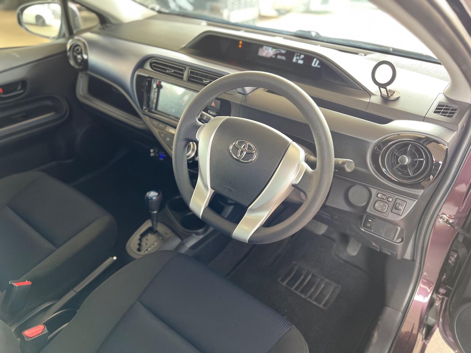 Used Toyota Aqua for sale - 78214800: Photo 4