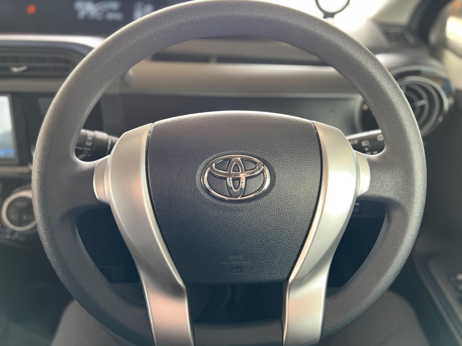 Used Toyota Aqua for sale - 78214800: Photo 6