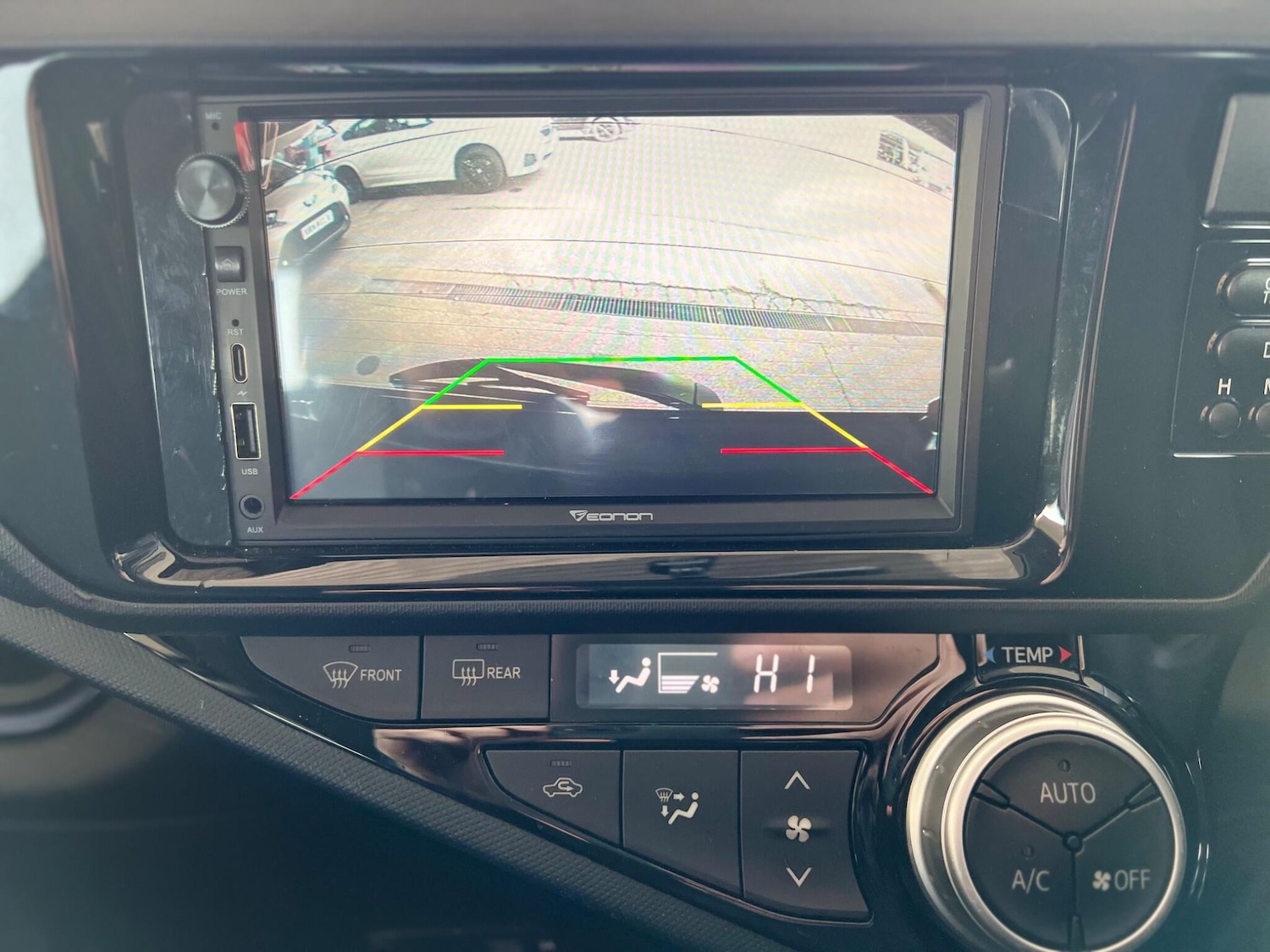 Used Toyota Aqua for sale - 78214800: Photo 8