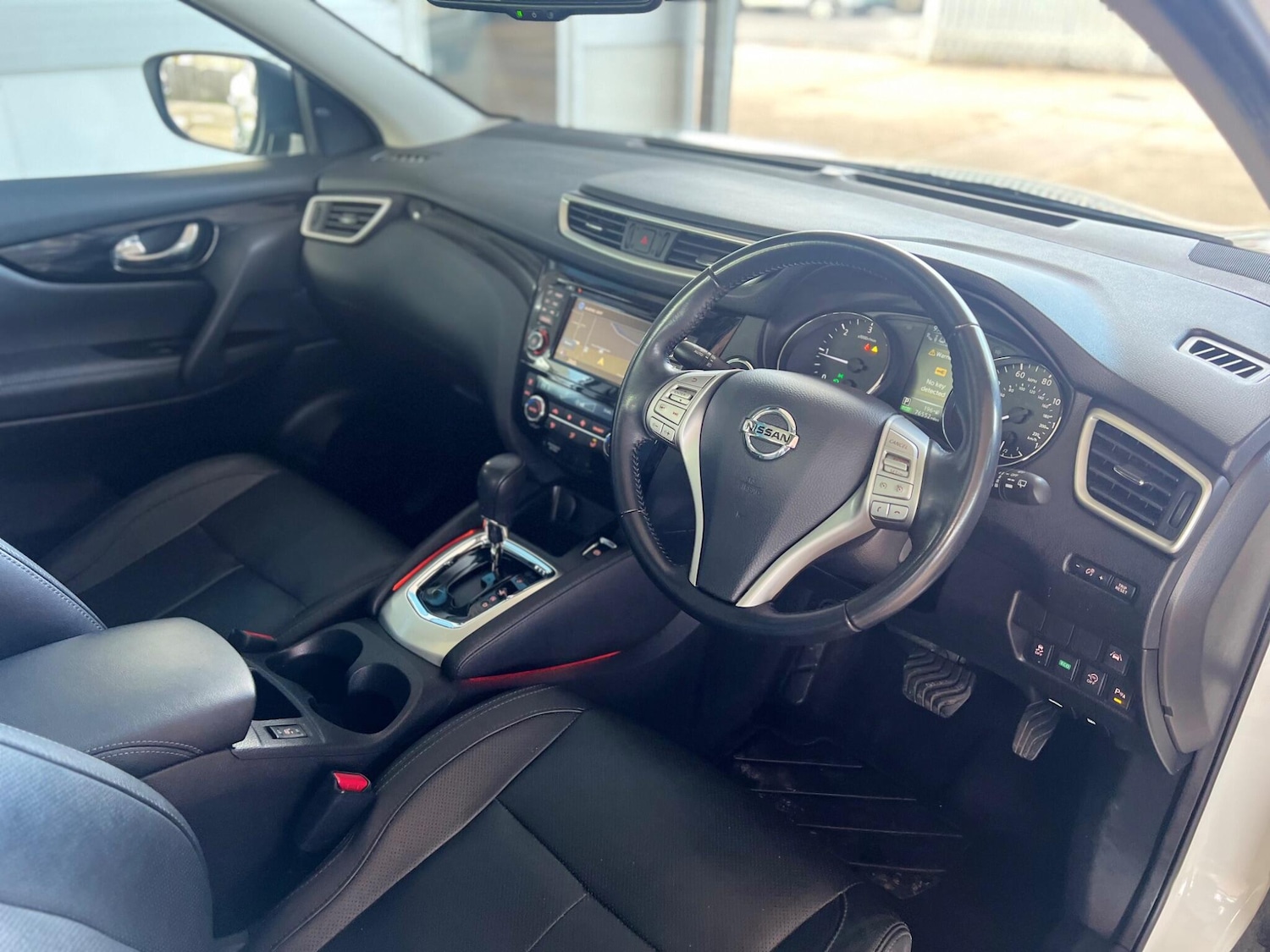 Used Nissan Qashqai 2016 for sale - 76456834: Photo 13