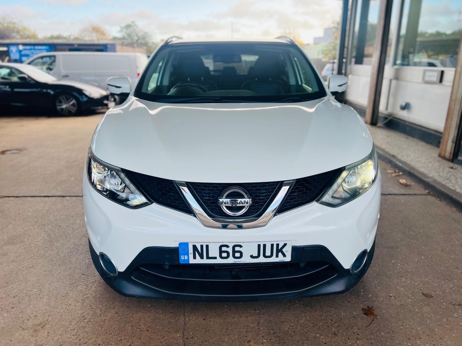 Used Nissan Qashqai 2016 for sale - 76456834: Photo 2