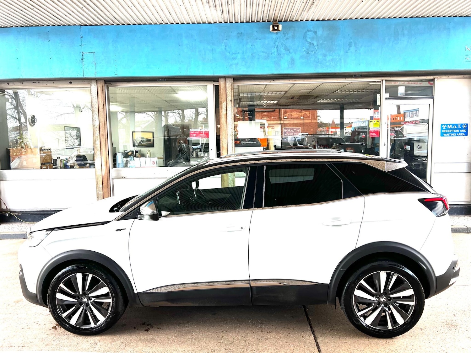Used Peugeot 3008 2018 for sale - 77344393: Photo 4