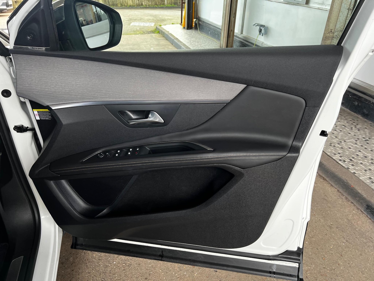 Used Peugeot 3008 2018 for sale - 77344393: Photo 9