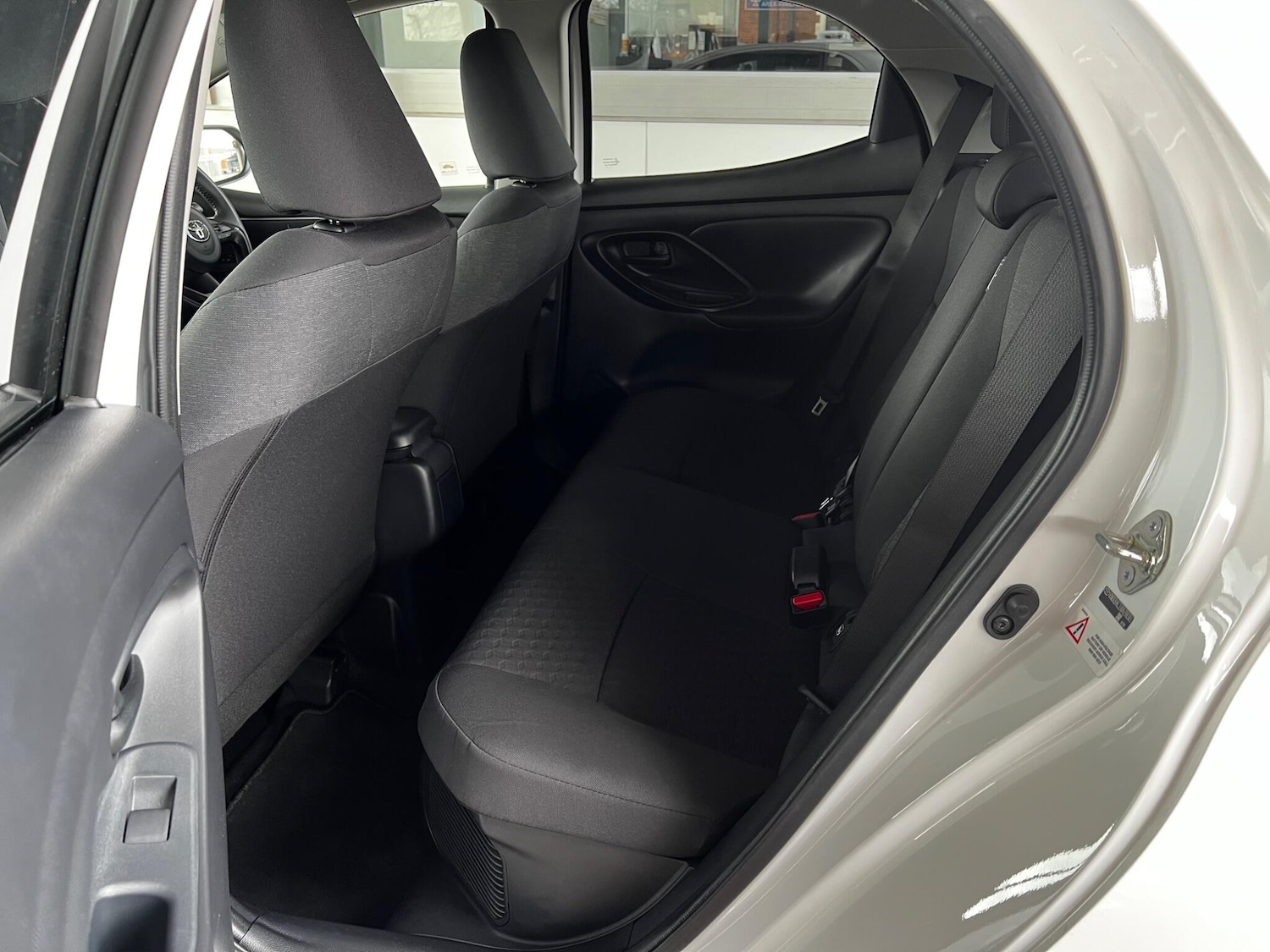 Used Toyota Yaris for sale - 77704732: Photo 6