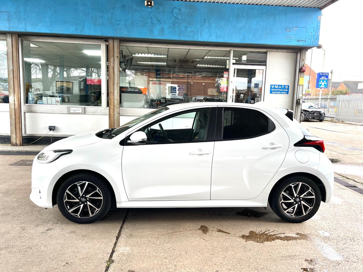 Used Toyota Yaris for sale - 77704732: Photo 9