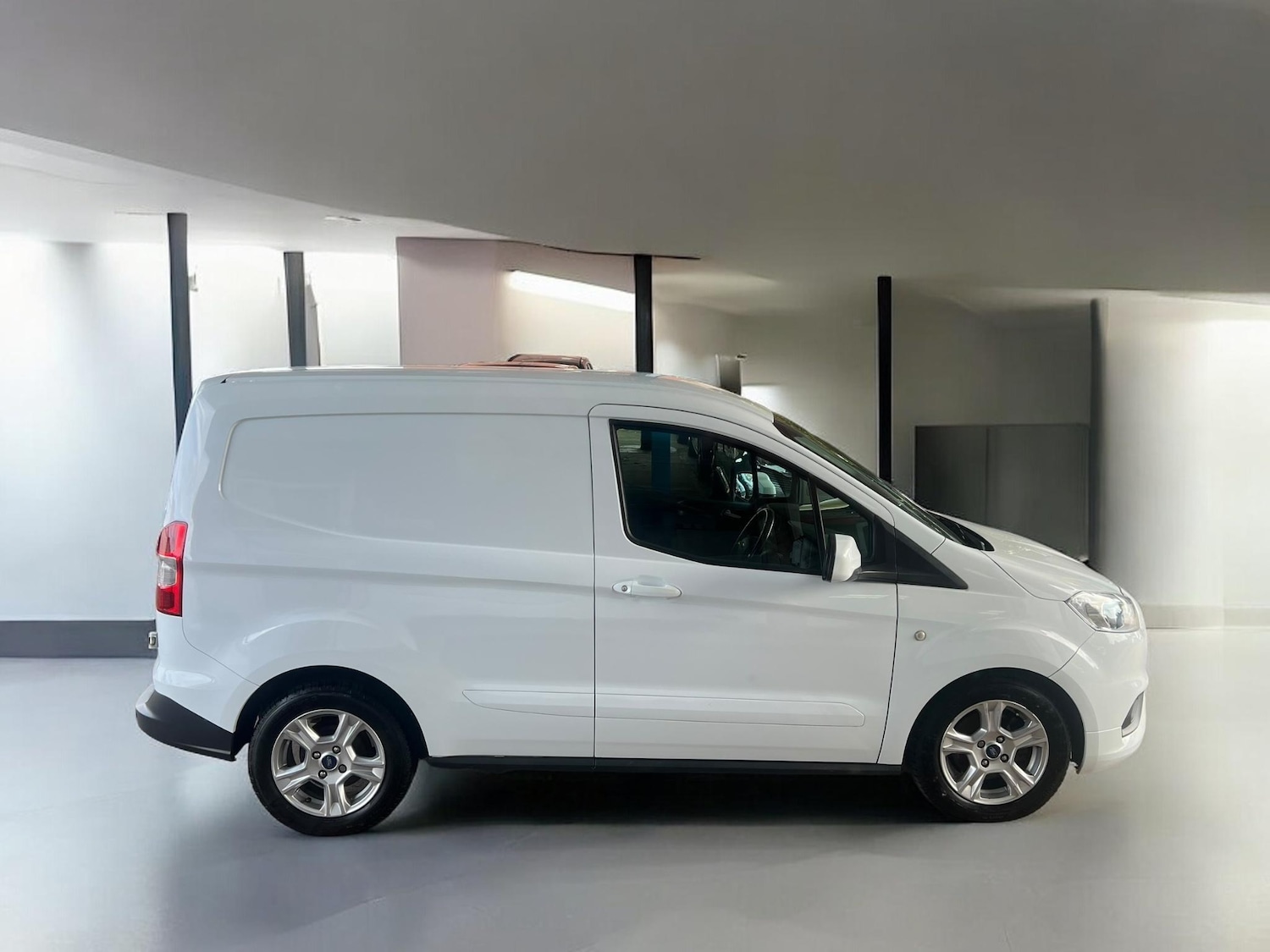 Used Ford Transit Courier 2020 for sale - 76802079: Photo 21