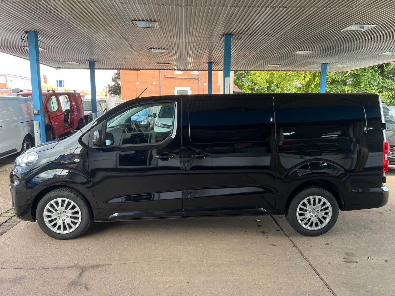 Used Vauxhall Vivaro 2024 for sale - 76988157: Photo 4