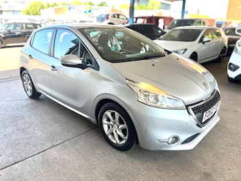 Used Peugeot 208 2013 for sale - 78829921: Photo