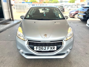 Used Peugeot 208 2013 for sale - 78829921: Photo