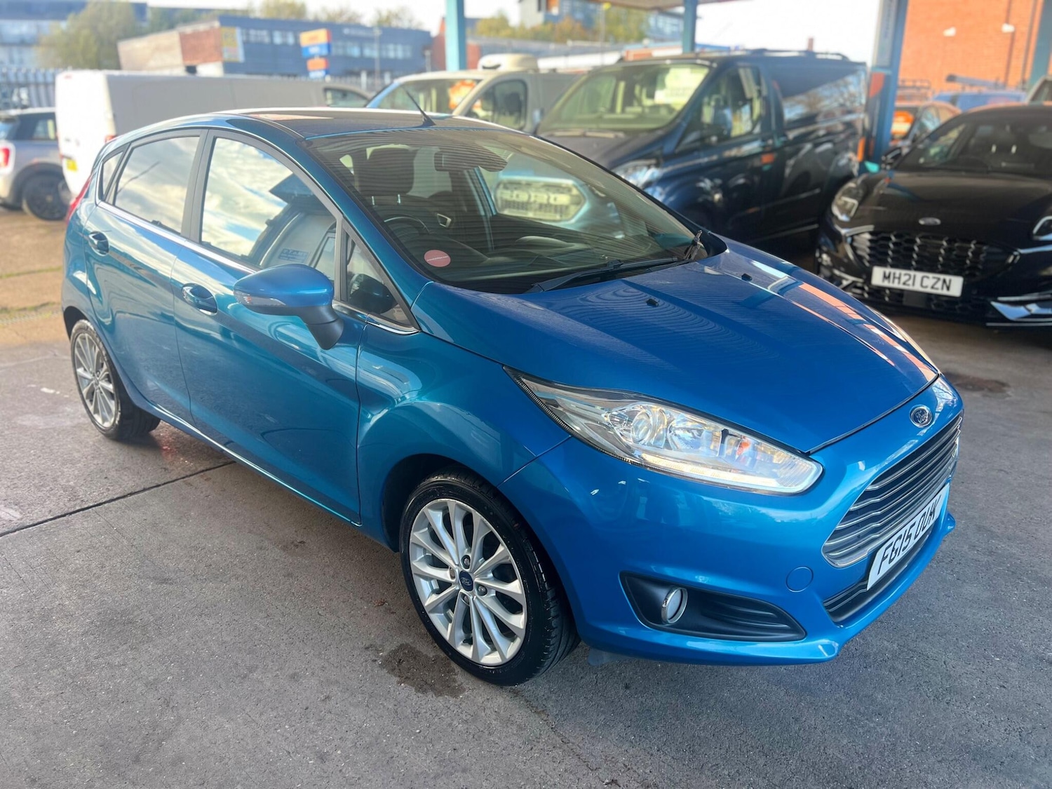 Used Ford Fiesta 2015 for sale - 76348943: Photo 1