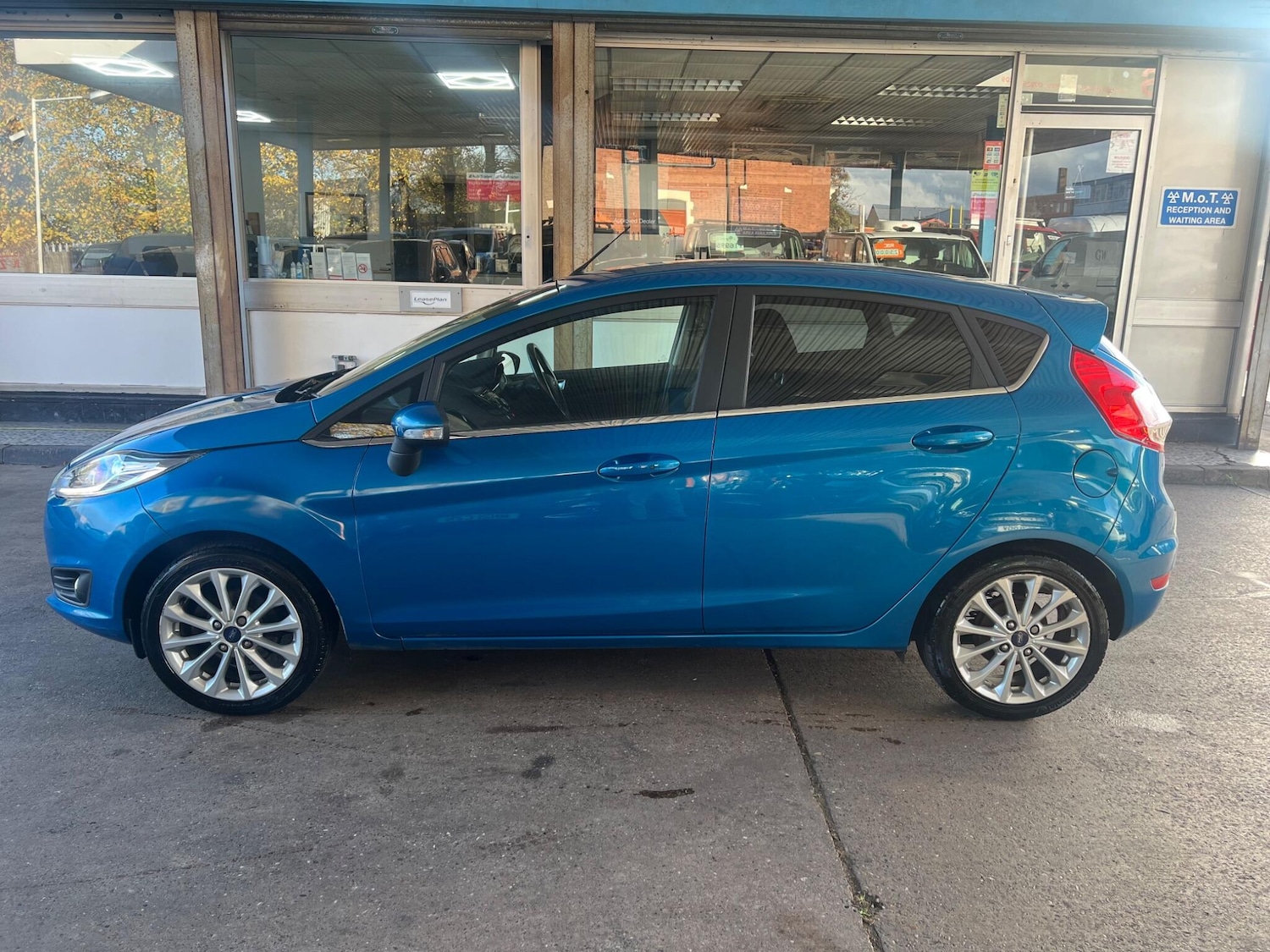 Used Ford Fiesta 2015 for sale - 76348943: Photo 4