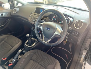 Used Ford Fiesta 2016 for sale - 79236980: Photo
