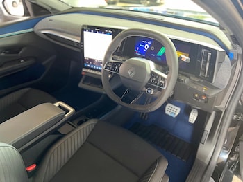 Used Renault Scenic E-Tech 2025 for sale - 78572650: Photo
