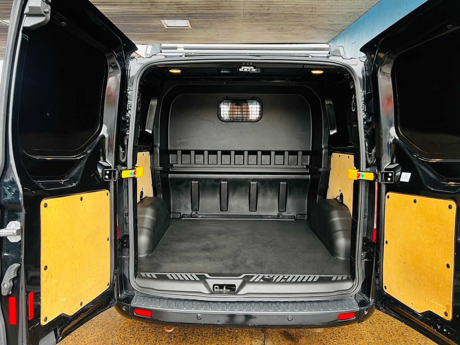 Used Ford Transit Custom 2018 for sale - 77155549: Photo 13