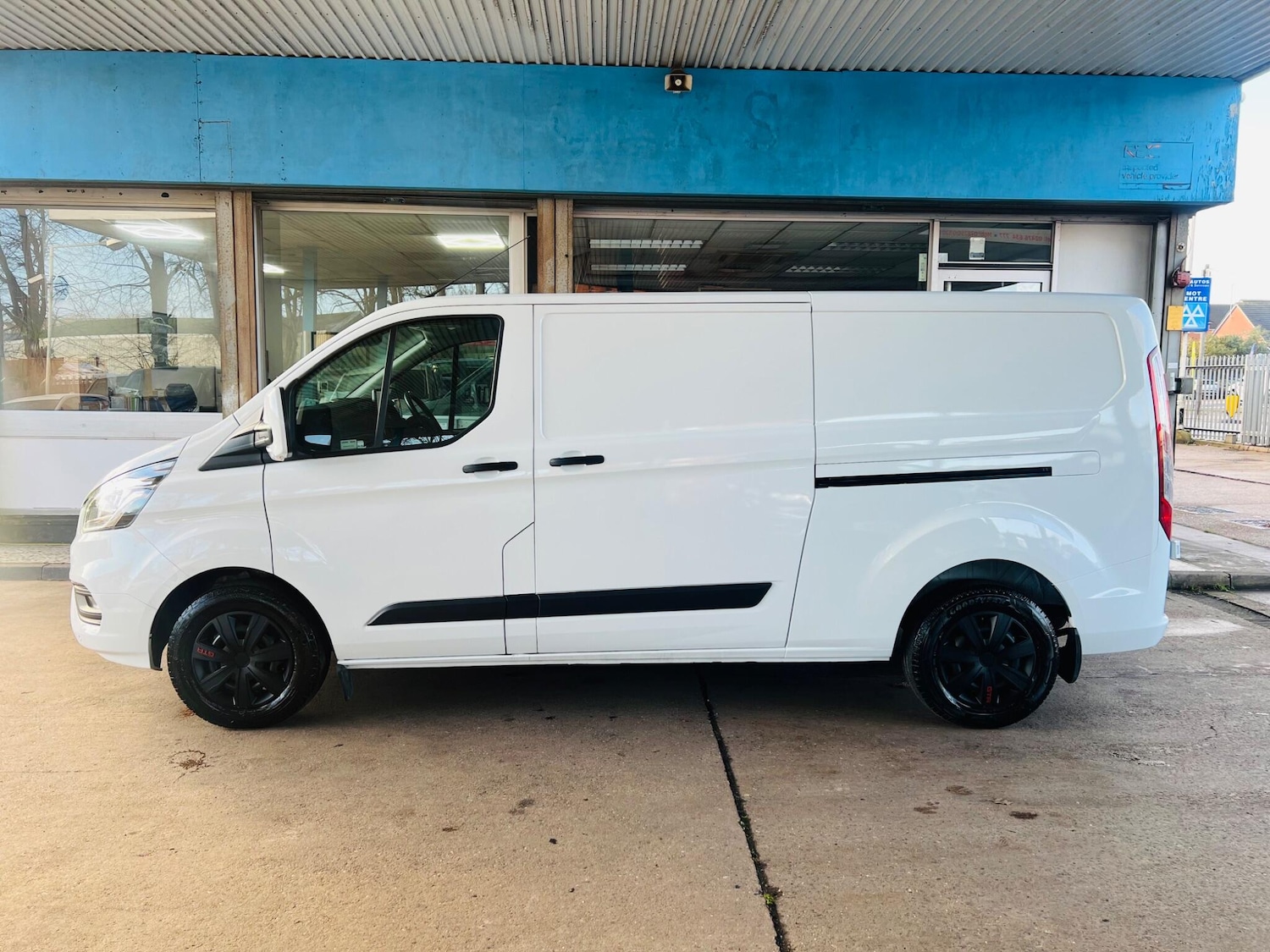 Used Ford Transit Custom 2022 for sale - 76742995: Photo 11