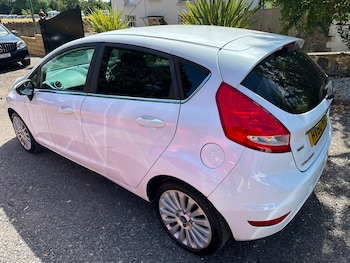 Used Ford Fiesta 2010 for sale - 79348421: Photo