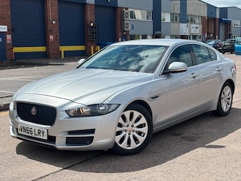 Used Jaguar XE 2016 for sale - 78784538: Photo
