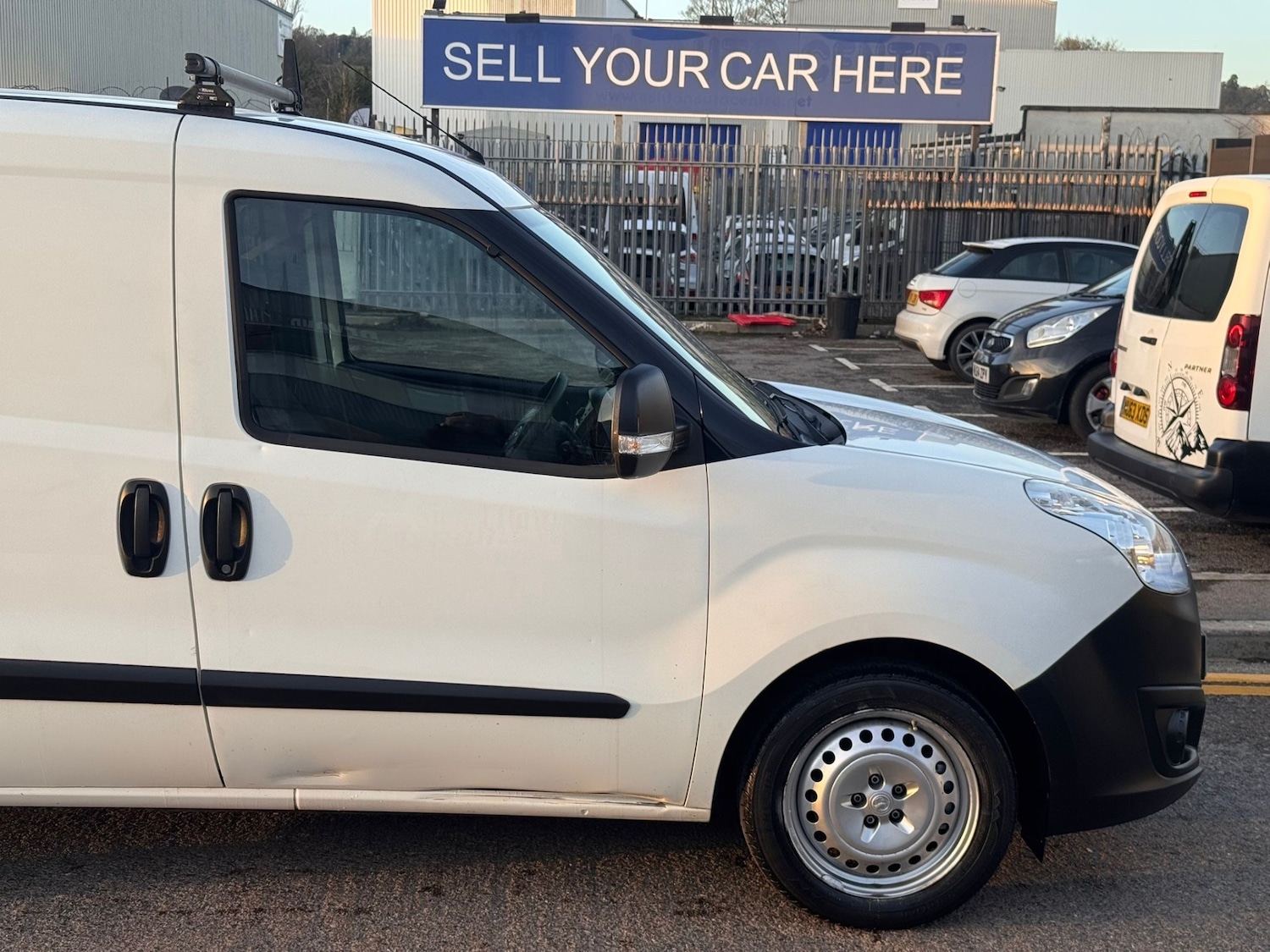 Used Vauxhall Combo 2018 for sale - 77060493: Photo 5