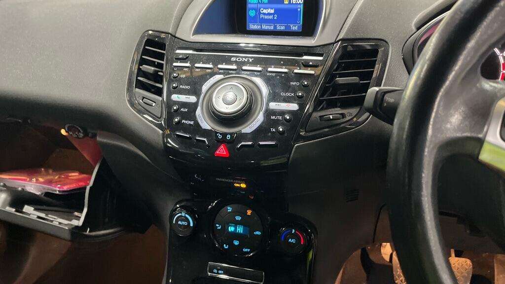 Used Ford Fiesta 2013 for sale - 77940238: Photo 11