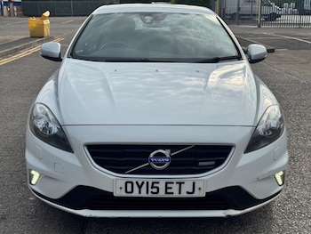 Used Volvo V40 2015 for sale - 79553172: Photo