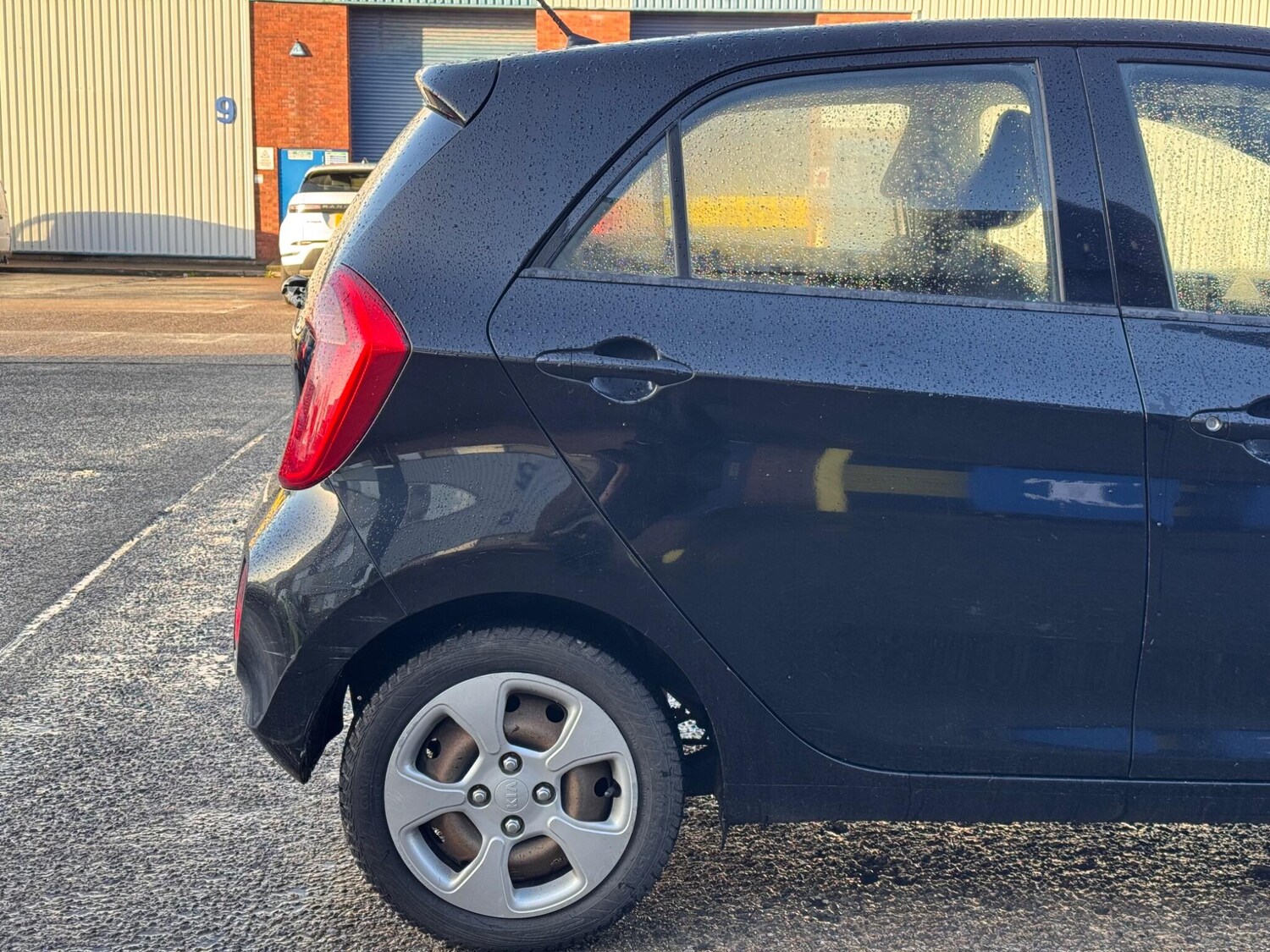 Used Kia Picanto 2011 for sale - 77710779: Photo 40