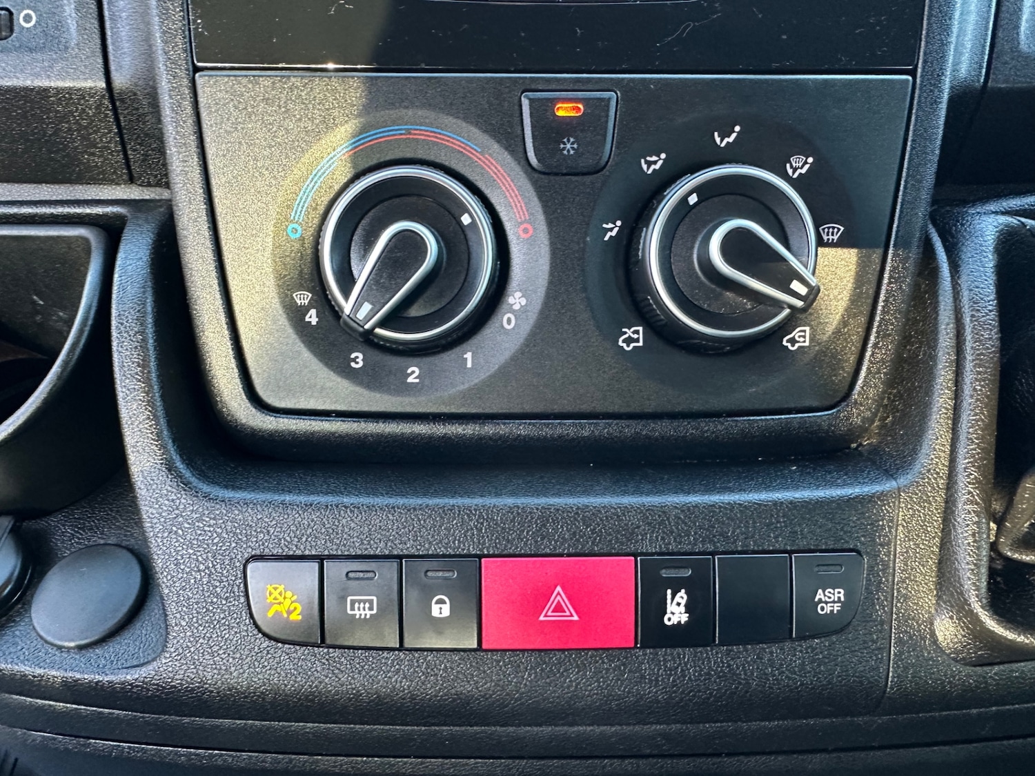 Used Peugeot Boxer 2015 for sale - 77064257: Photo 23