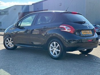 Used Peugeot 208 2014 for sale - 78946854: Photo