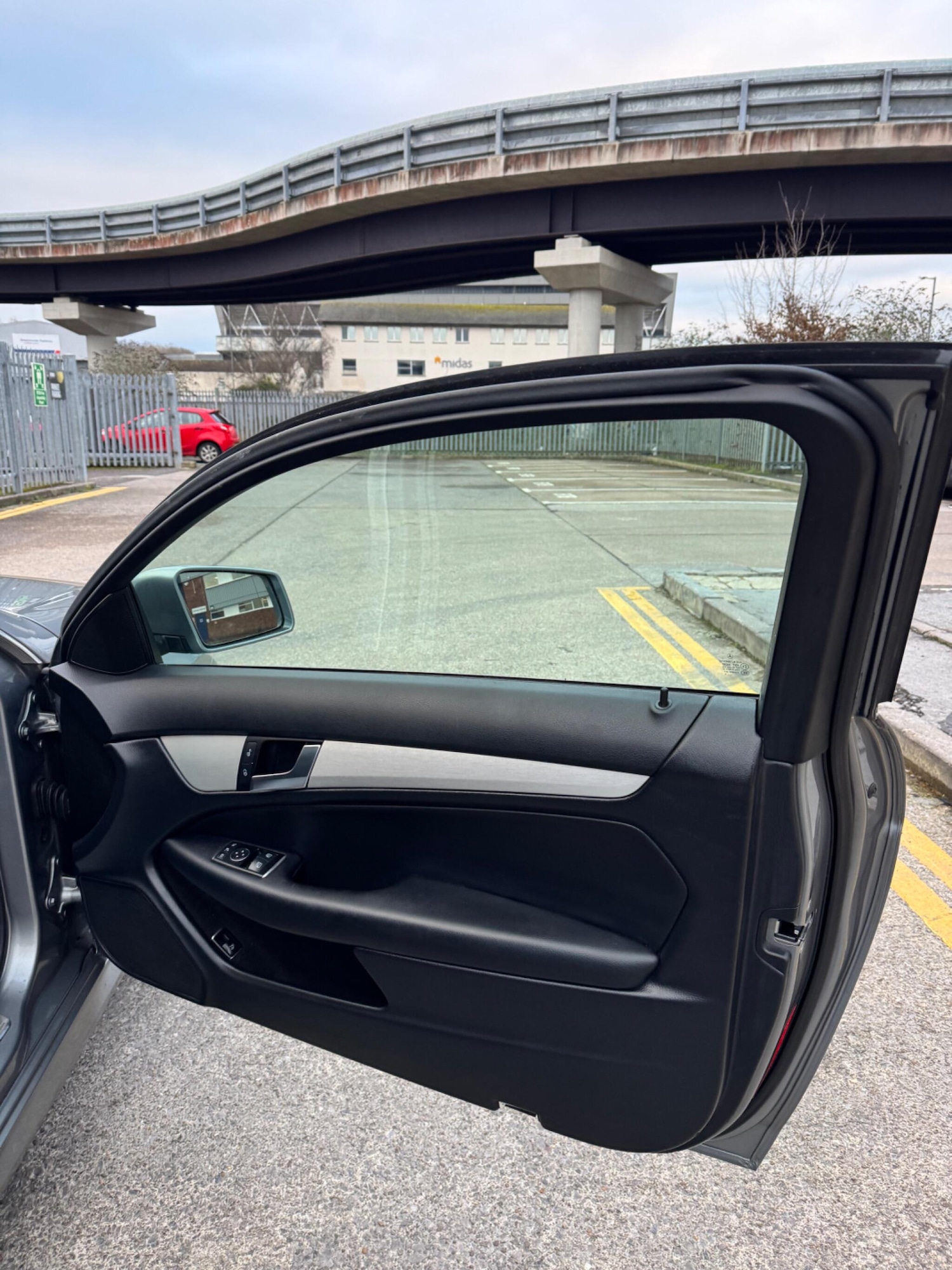 Used Mercedes-Benz C Class 2012 for sale - 77624923: Photo 31