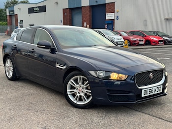 Used Jaguar XE 2016 for sale - 79349550: Photo